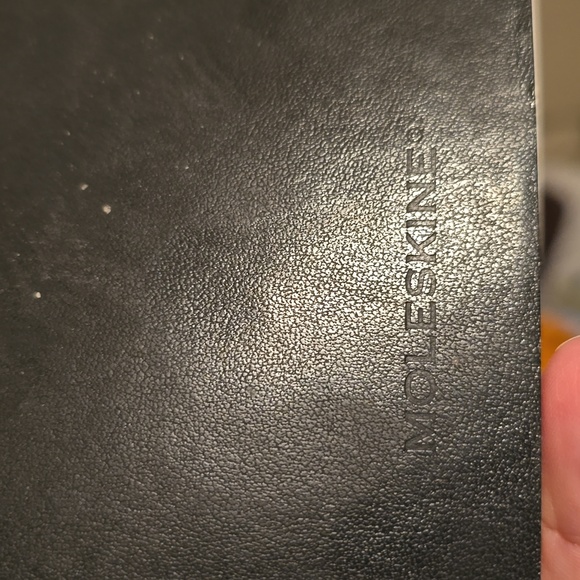 Pack of 5 XL Classic Moleskine soft cover notebook, 9 3/4 x 7 1/2 inch size - Picture 2 of 6